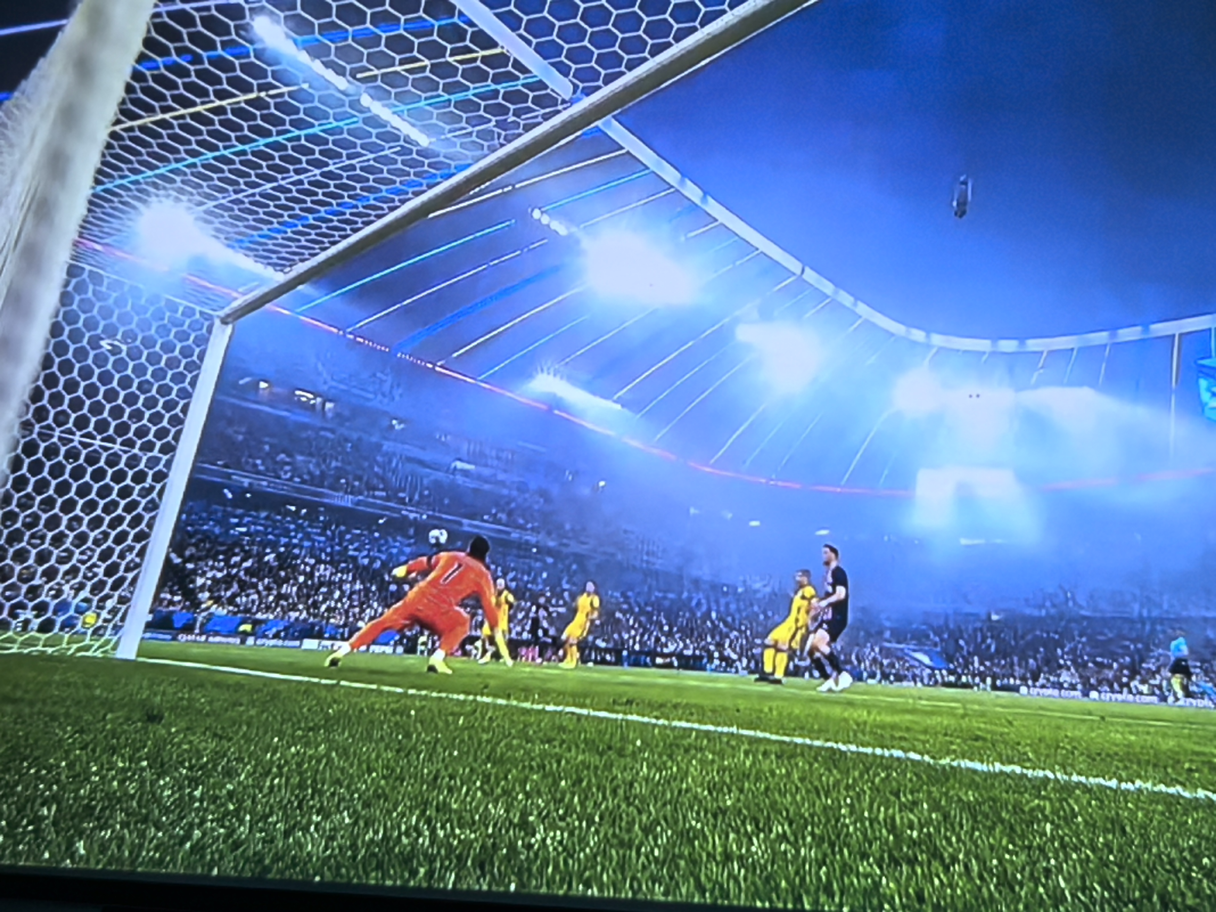 AYX SPORTS-关于冲刺阶段德甲传出新动向；巴黎圣日耳曼手感冰凉；管理层表态——引发热议；高层口径保持一致的信息