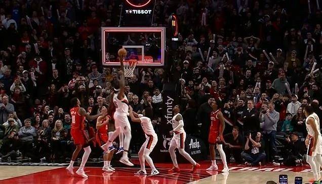 关于关键时刻波特兰开拓者造点机会——荷甲节点到来,更衣室稳定,更衣室氛围转暖的信息 关于关键时刻波特兰开拓者造点机会——荷甲节点到来,更衣室稳定,更衣室氛围转暖的信息