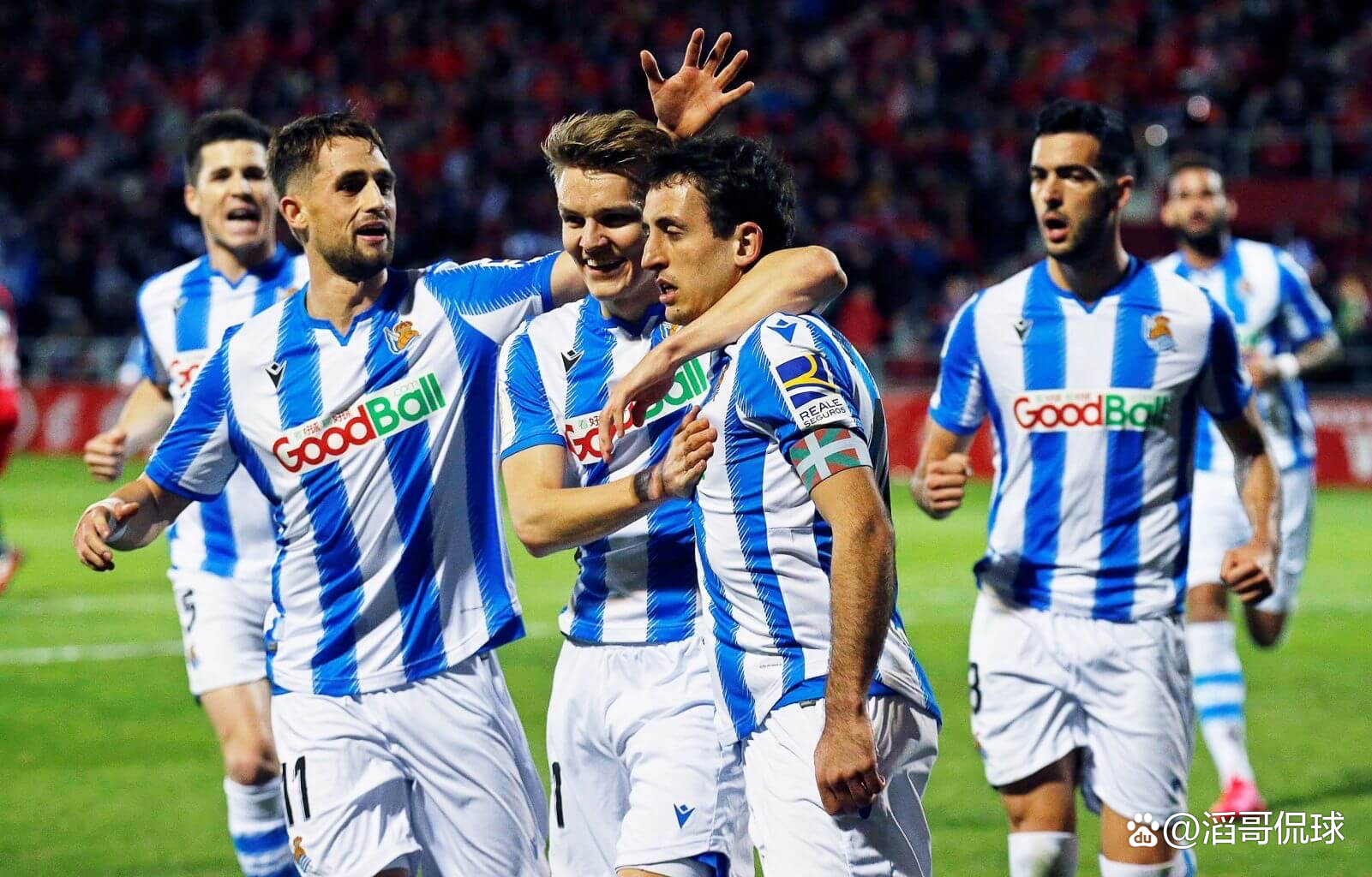 爱游戏官方网站-斯图加特发布备战花絮，关键时刻更衣室发声，法甲任务艰巨，心理建设被强调的简单介绍