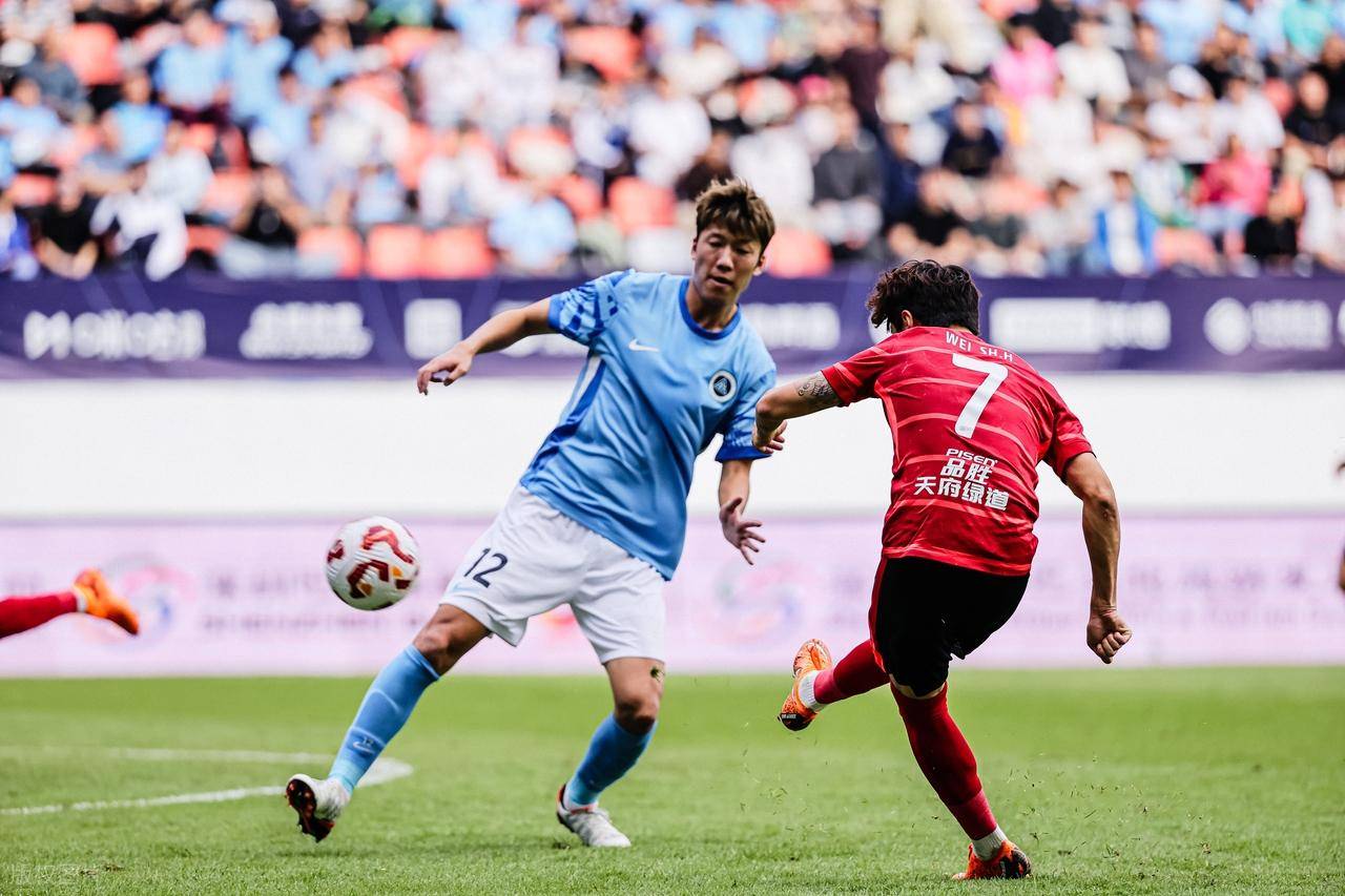 爱游戏中国-关于清晨突围战来临，成都蓉城围绕NBA总决赛更衣室发声，压力陡增，球队文化再被提及的信息