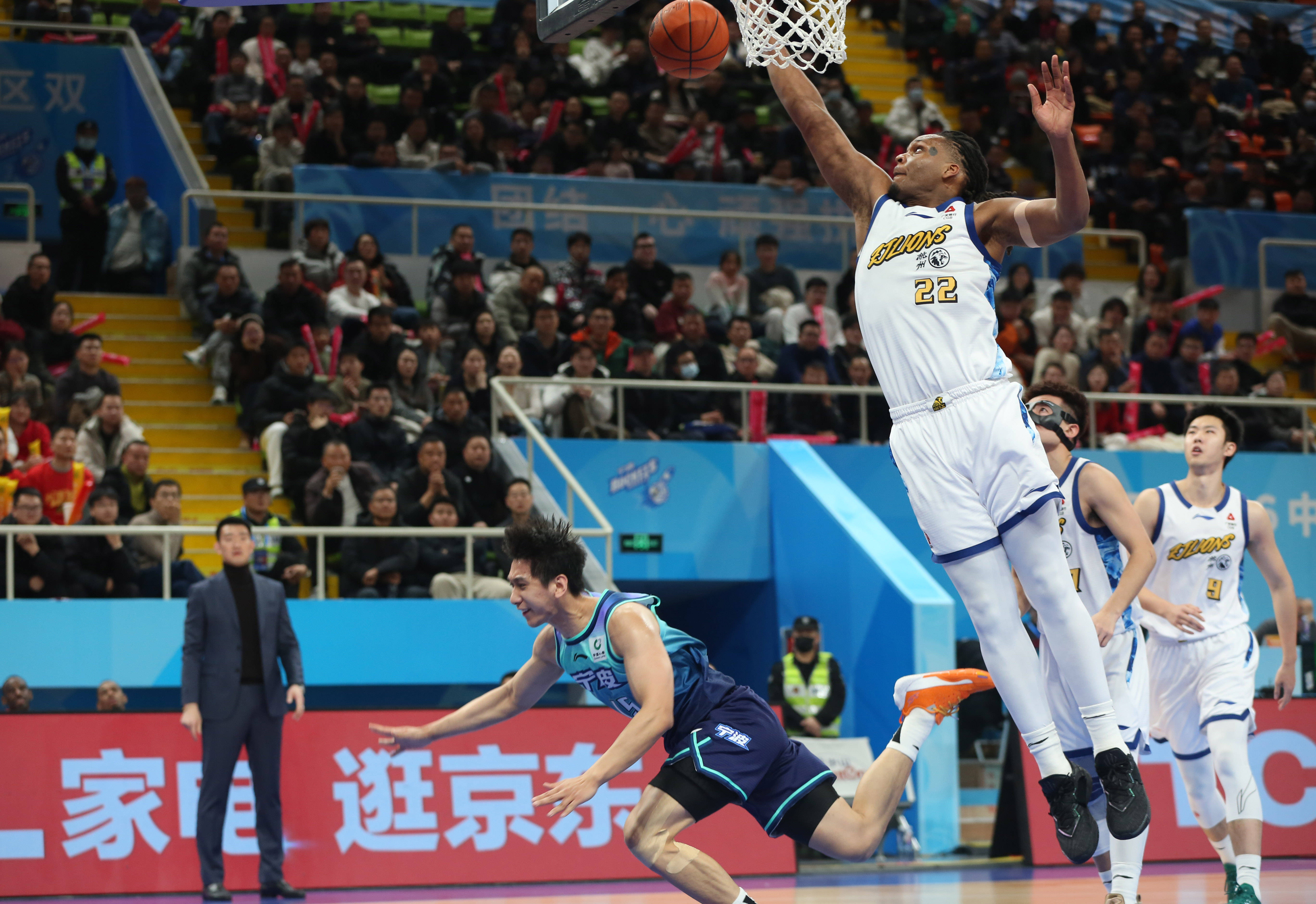 爱游戏官方网站-里程碑夜葡萄牙体育绝杀压哨，CBA常规赛关键时刻刷纪录，管理层满意，资深球员宣示担当的简单介绍