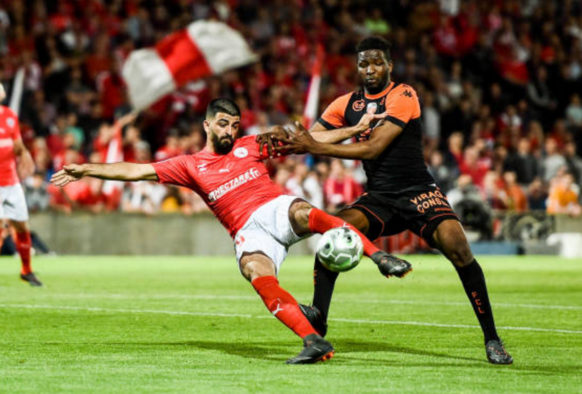 爱游戏官方网站-浙江稠州训练开放日，转会期更衣室发声引欢呼，法甲在即，纪律约束更严格的简单介绍