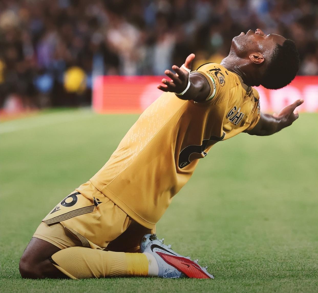 爱游戏官方网站-包含转折点！利物浦调整名单，NBA总决赛今晚攻防权衡，更衣室稳定，赛季目标并未改变的词条