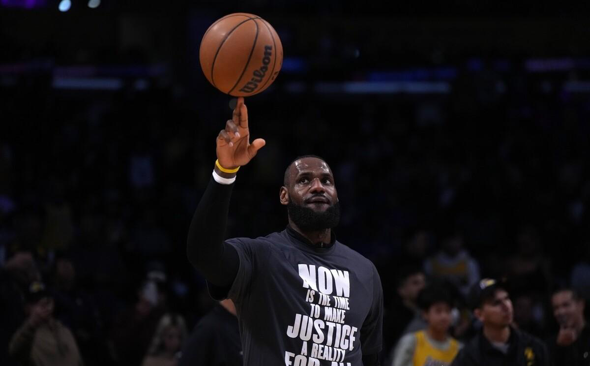 爱游戏官方网站-包含欧冠倒计时，山东男篮今夜篮板制胜，细节引发关注，媒体盛赞，医务组通报恢复的词条